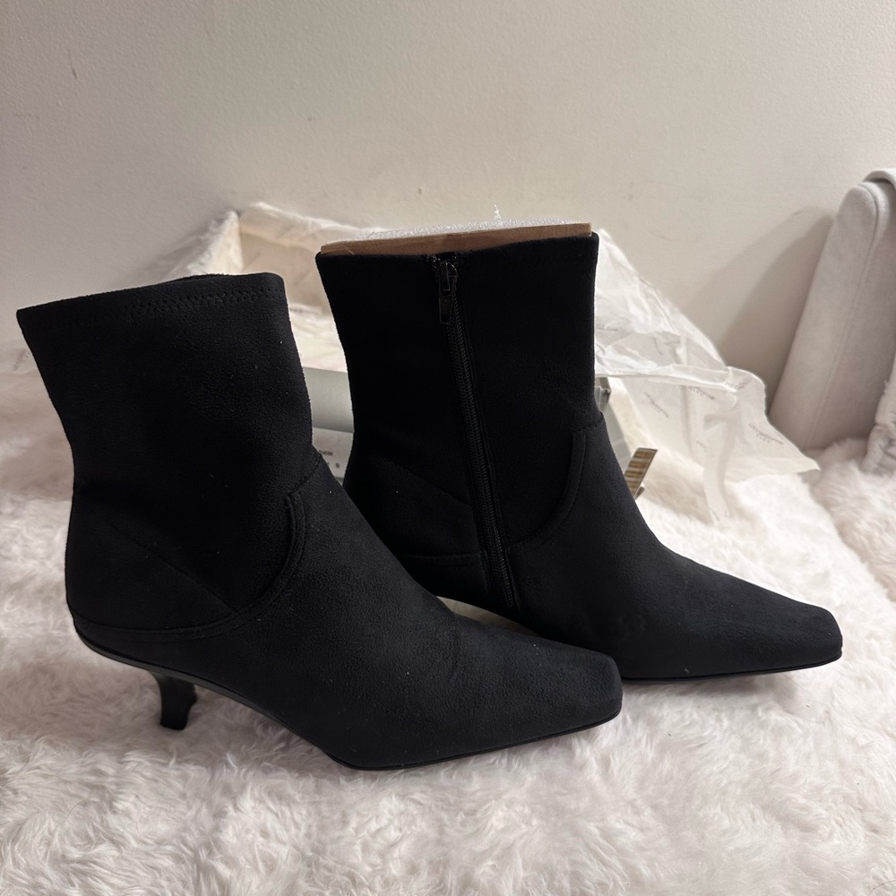 Elegant Black Ankle Boots
